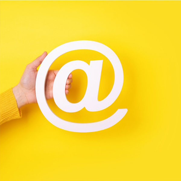 Communiquez avec confiance grâce à une adresse à votre nom de domaine